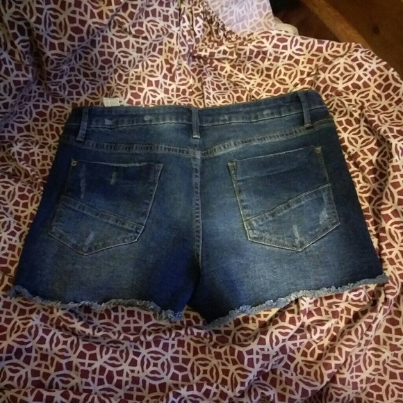 Shorts - Picture 2 of 2